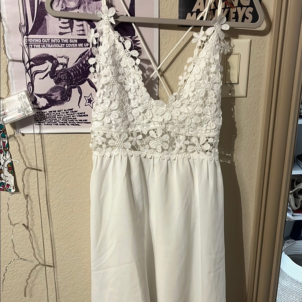 Chic White Floral Embroidered Dress